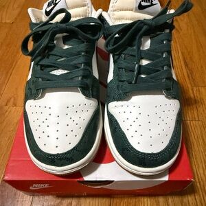 Women’s Nike Dunk Low